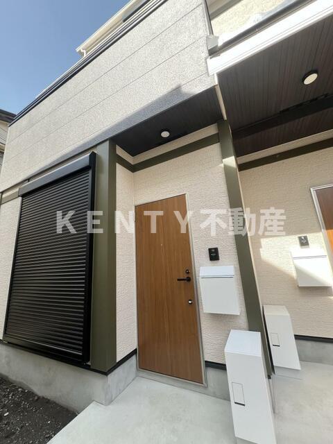 エントランス　落ち着いたエントランスです