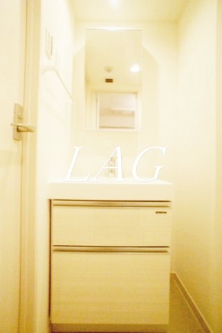 洗面設備　独立洗面台です。