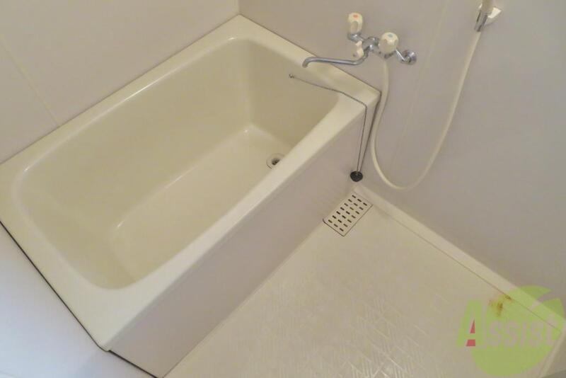 バス・シャワールーム　浴槽、洗い場が広くのんびりとできそうです。