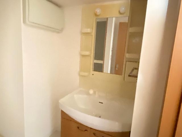 洗面設備　洗髪洗面化粧台