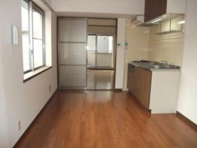 玄関　★広々としたお部屋です★