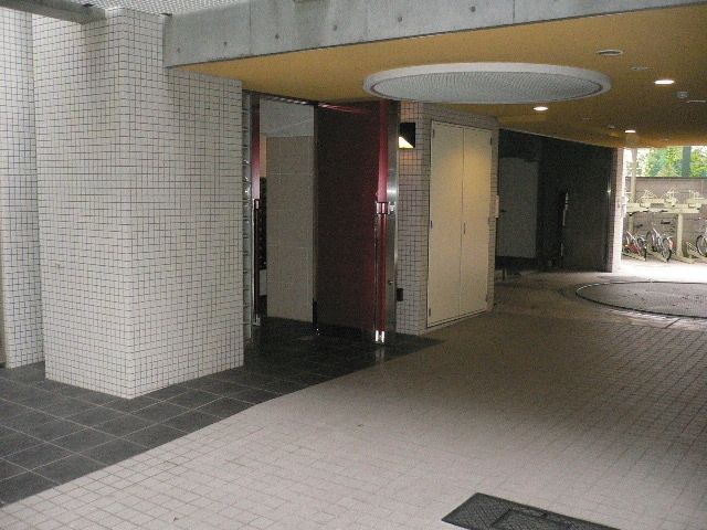 エントランス　★安心のオートロック付きマンションです★