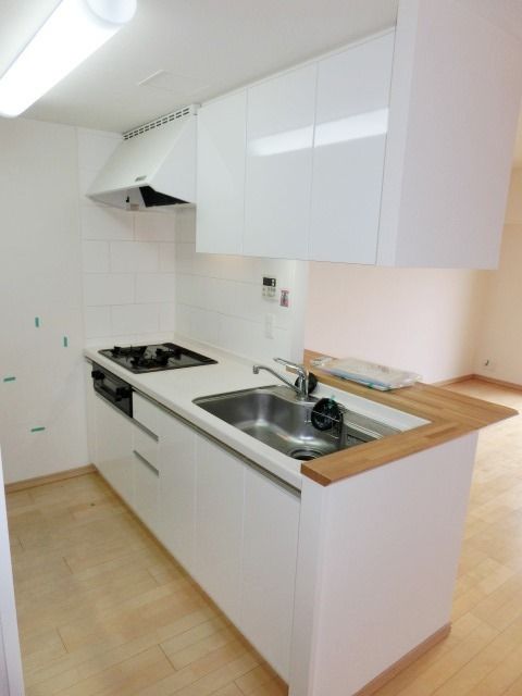 キッチン　３口コンロのカウンターキッチン