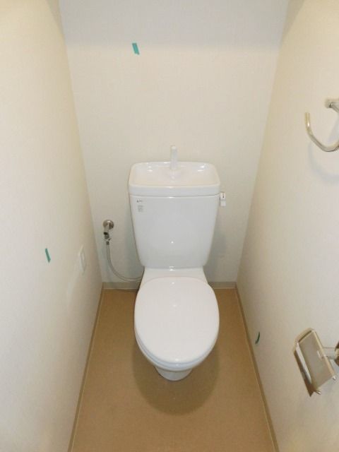 トイレ　シンプルなトイレです