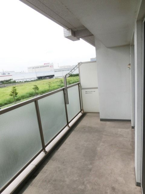 バルコニー　日当たり良好、広めのバルコニー