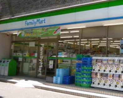 コンビニ　ファミリーマート（コンビニ）まで30m