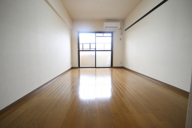 居室・リビング　日当たりも良く広々としたリビング！