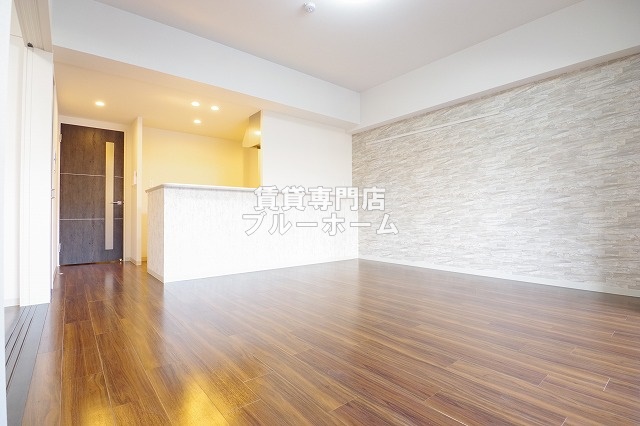 居室・リビング　15.5帖の広々としたリビング”