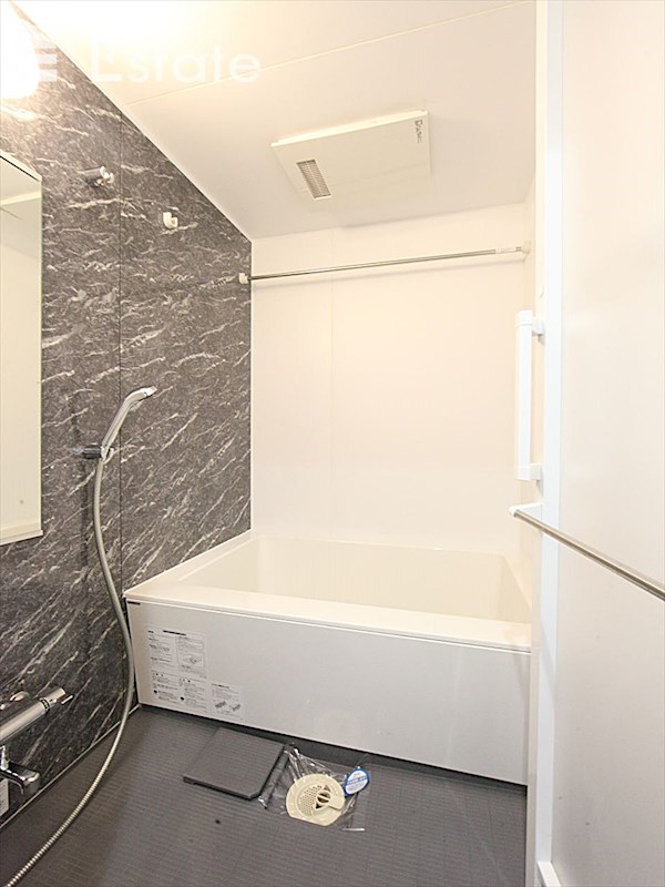 バス・シャワールーム　バスルーム