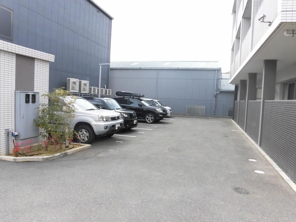 駐車場　駐車場