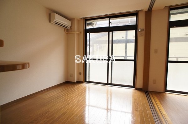 居室・リビング　使いやすい形の為、レイアウトを楽しめます♪