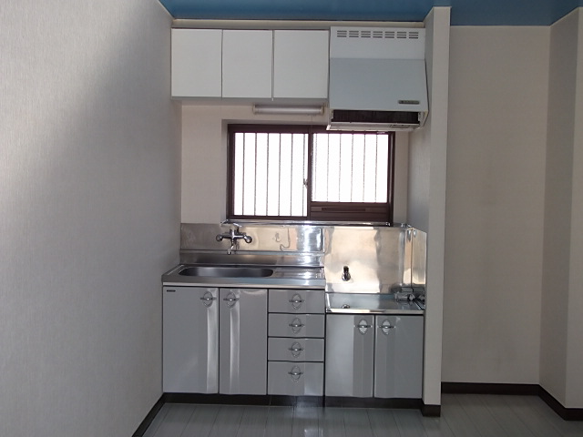 キッチン　『ハイツ丸藤』