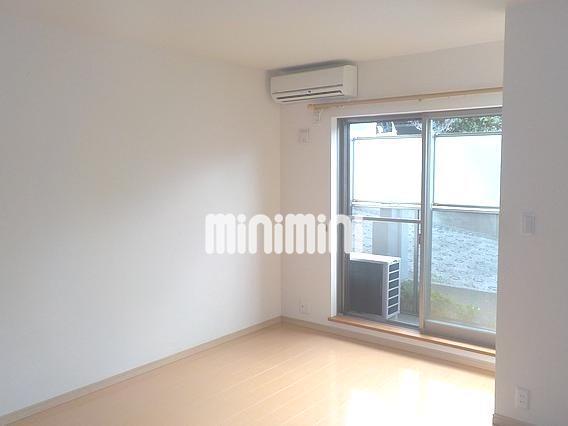 居室・リビング　広々１０帖の洋室です