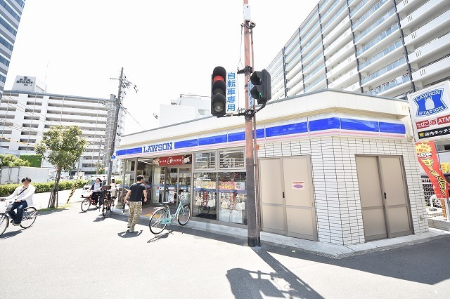 コンビニ　ローソン　ドラッグミック江坂広芝町店（コンビニ）まで198m
