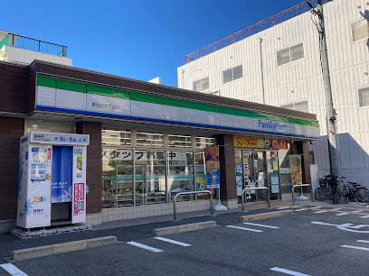 コンビニ　ファミリーマート 東田辺三丁目店（コンビニ）まで293m