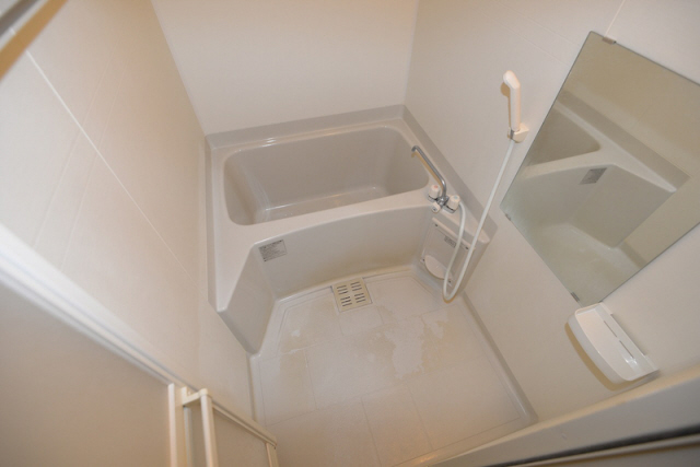 バス・シャワールーム　お風呂で日々の疲れを落としましょう