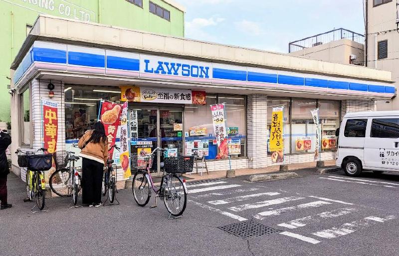コンビニ　ローソン 白鳥四丁目店（コンビニ）まで55m