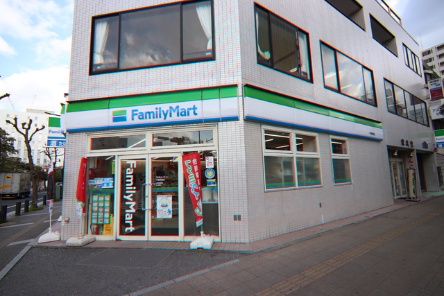 コンビニ　ファミリーマート　千葉新宿店（コンビニ）まで130m