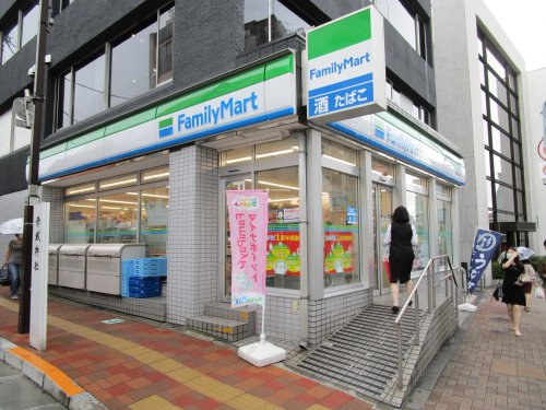 コンビニ　ファミリーマート 神楽坂上店（コンビニ）まで412m