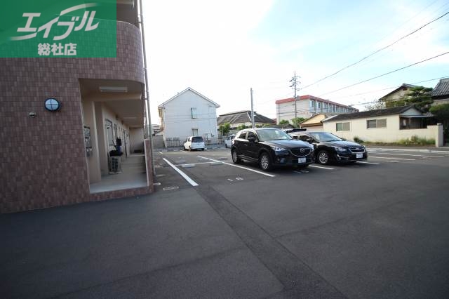 駐車場　駐車場