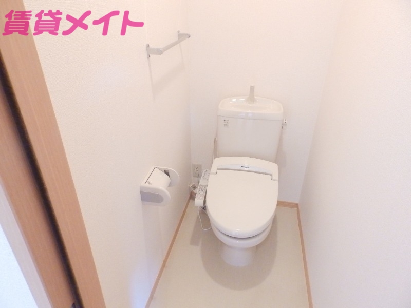 トイレ　同型参考写真