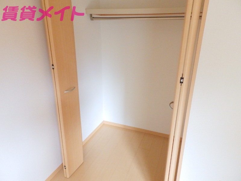 収納　同型参考写真