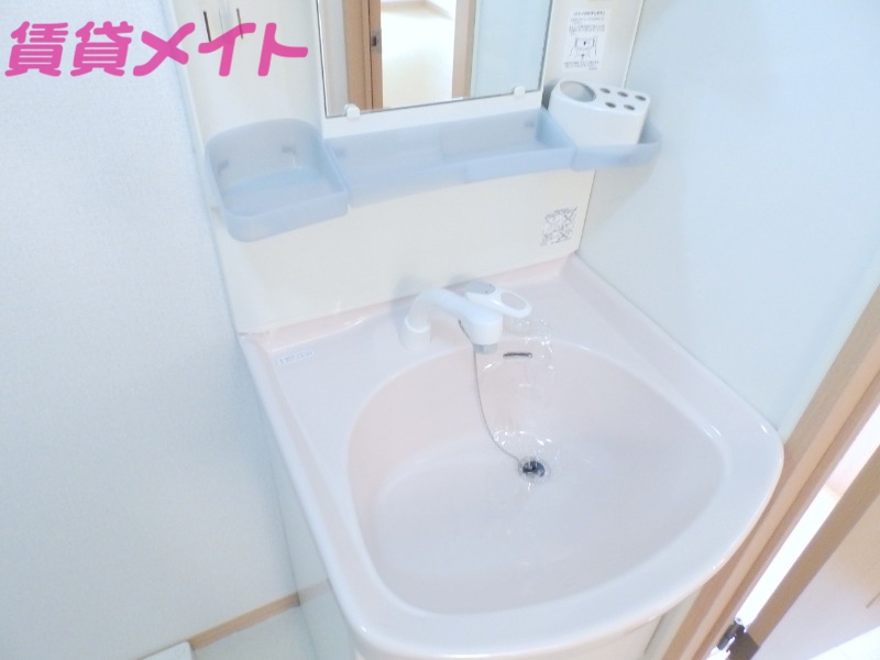 洗面設備　同型参考写真