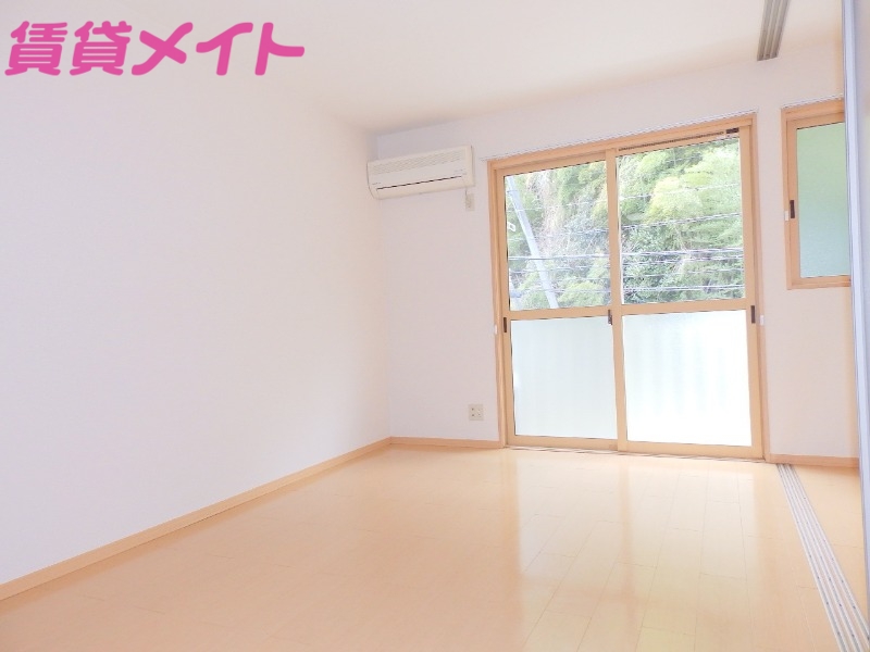 居室・リビング　同型参考写真