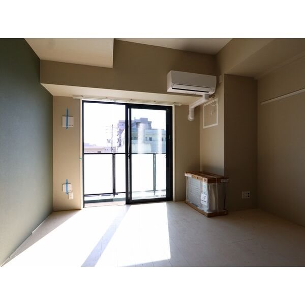 居室・リビング　工事中