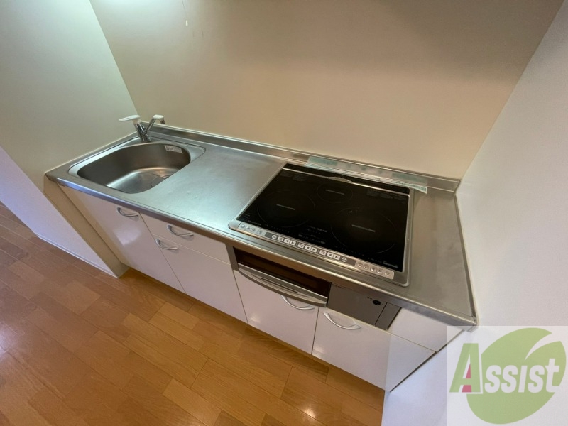 キッチン　キッチンにはＩＨクッキングヒーターも完備です！