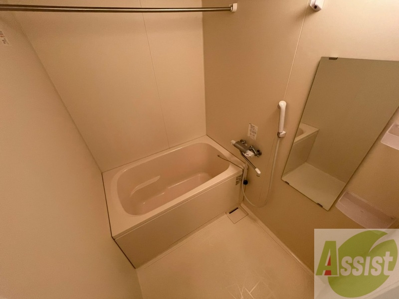 バス・シャワールーム　お風呂になります。一日の疲れを癒してくださいね。