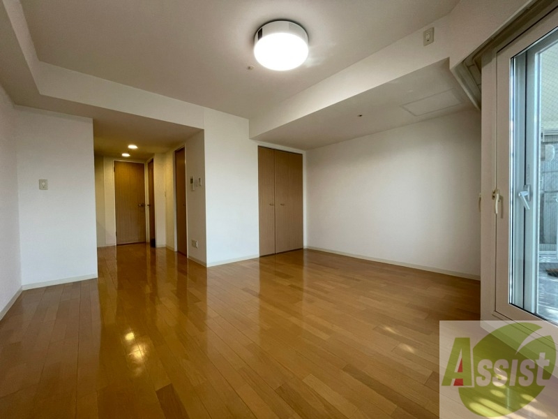 居室・リビング　広くてキレイなお部屋が広がっていて、充実した生活が送れそう。