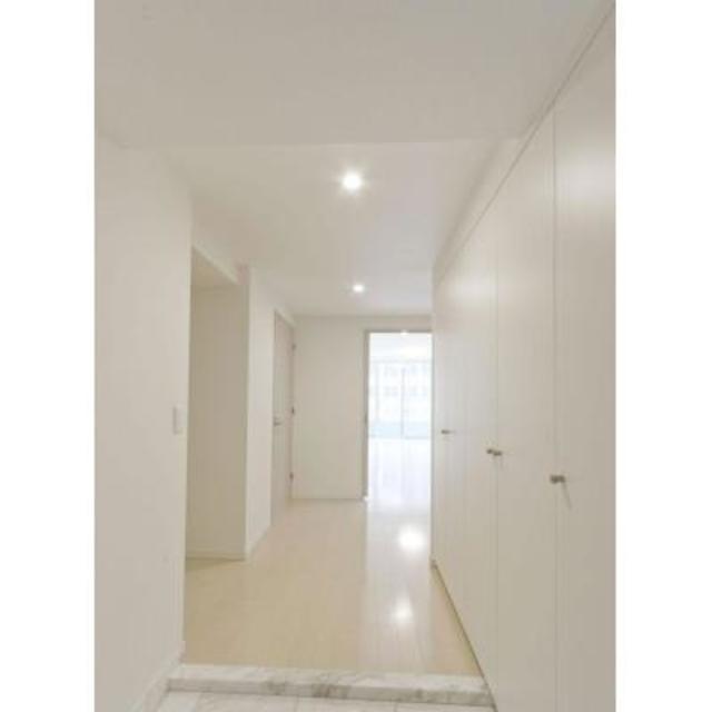 玄関　※写真は同タイプ住戸です。