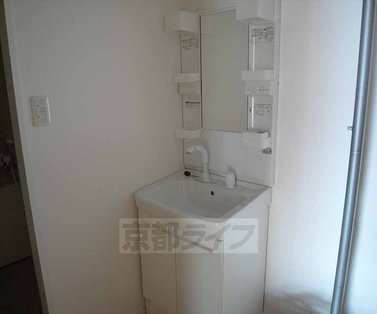 洗面設備　独立洗面台です。