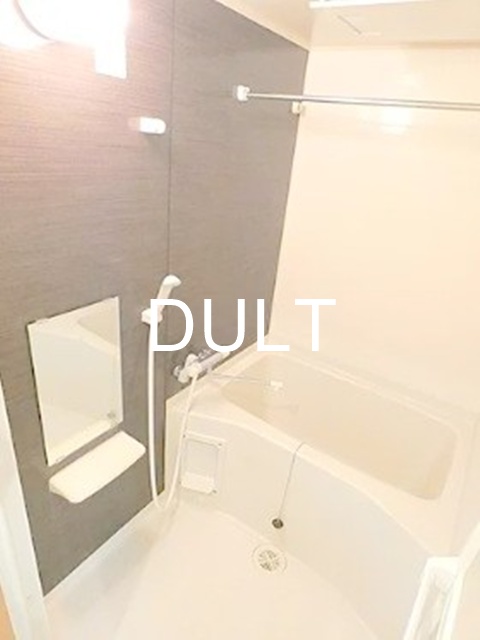 バス・シャワールーム　バスルームです。