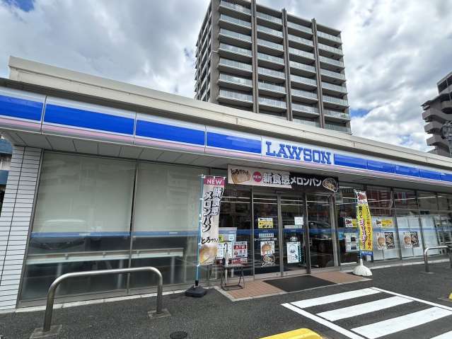 コンビニ　ローソン（コンビニ）まで916m