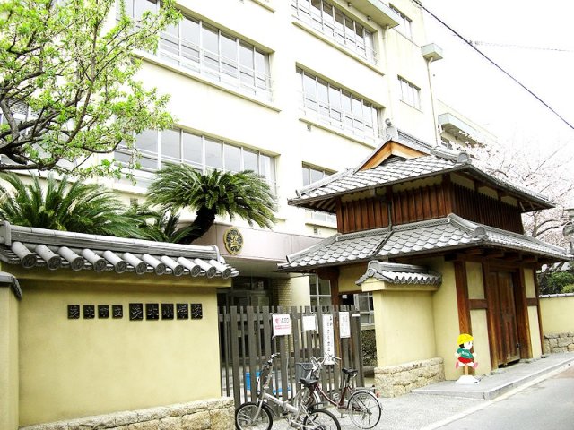 小学校　茨木市立茨木小学校（小学校）まで516m