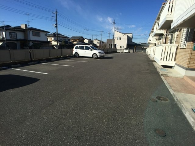 駐車場　駐車場