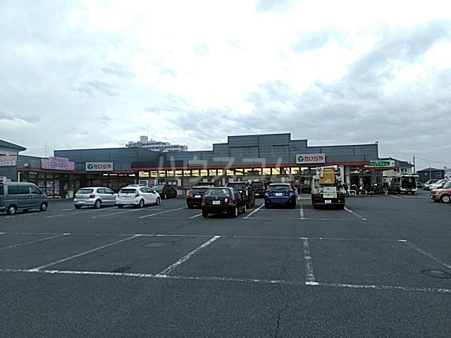 スーパー　たいらや　泉が丘店（スーパー）まで702m