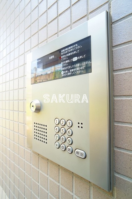 セキュリティ　不審者、勧誘員をシャットアウトできるオートロックです♪