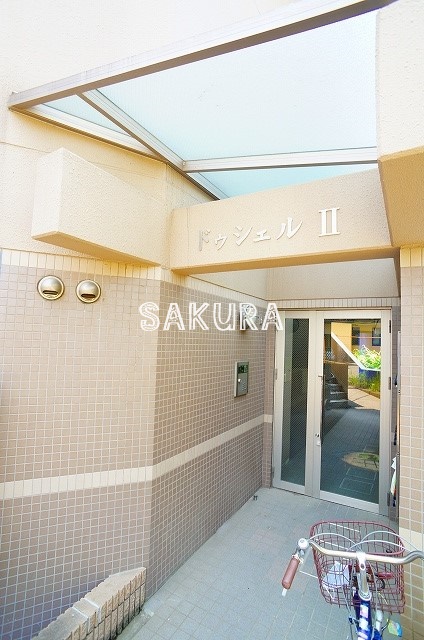 エントランス　管理の行き届いたエントランスです♪