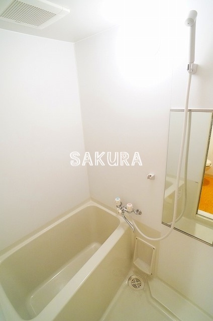 バス・シャワールーム　日々の疲れを癒すお風呂です♪