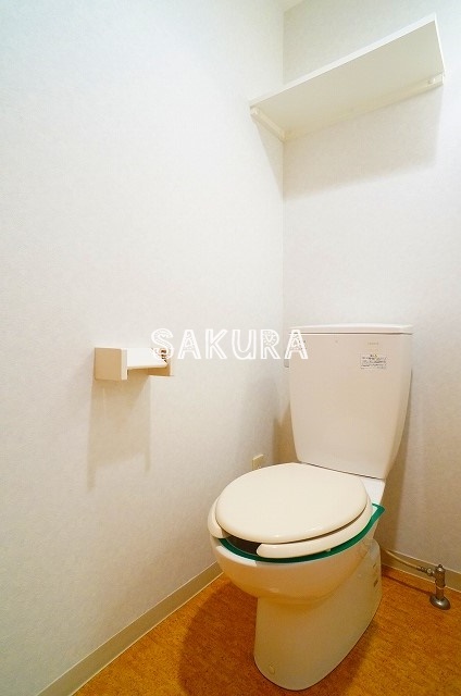 トイレ　落ち着いた色調のトイレです♪