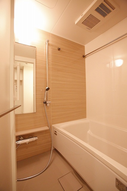 バス・シャワールーム　バス