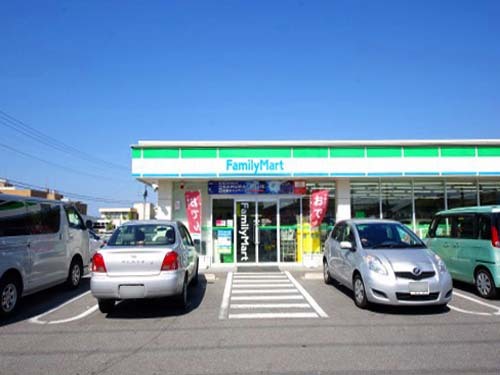 コンビニ　ファミリーマート　宇都宮済生会病院前店（コンビニ）まで699m