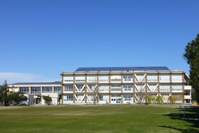 小学校　境港市立上道小学校（小学校）まで516m