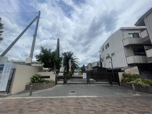 小学校　吹田市立吹田第二小学校（小学校）まで707m