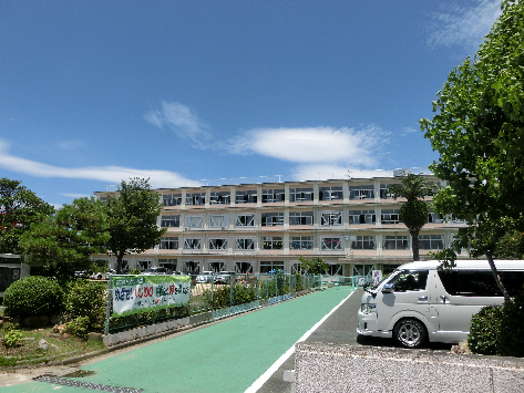 小学校　浜松市立新津小学校（小学校）まで599m