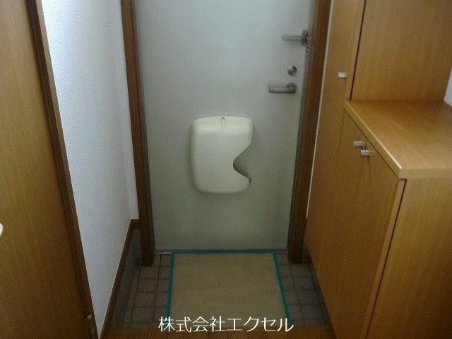 玄関　シューズボックス完備です。