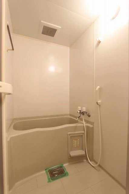 バス・シャワールーム　同物件別号室のものです。